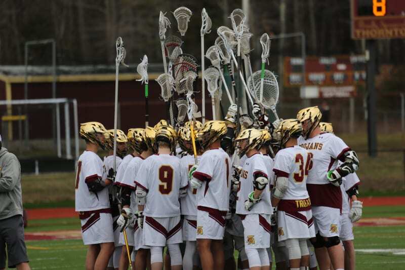 Ein Lacrosse Team vor einem Spiel